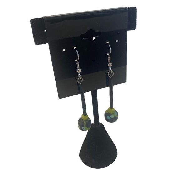 Polymer Clay Straight drop earrings in black & green. - Picture 3 of 6